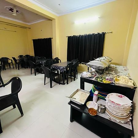 Laxmi Mahal Hotel อุเดเปอร์ ภายนอก รูปภาพ